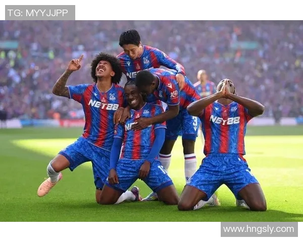 水晶宫足球俱乐部官网最新动态与赛事信息全面更新,欢迎球迷关注与支持